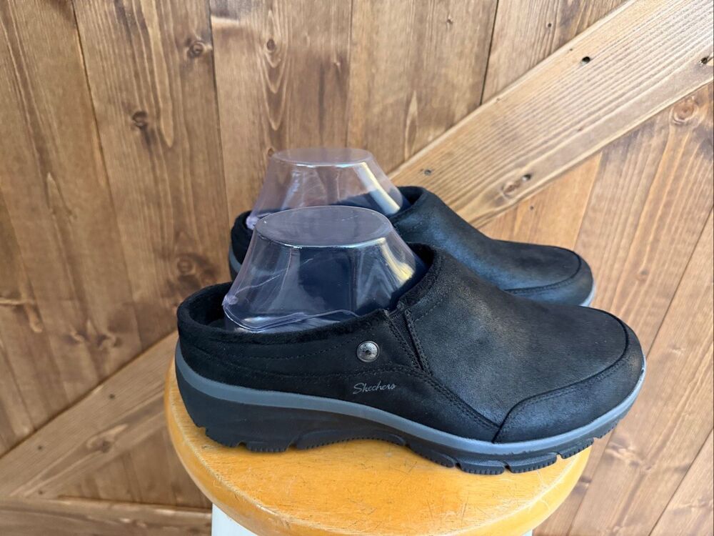 Skechers Women’s Black Slip-On Clogs Size 10